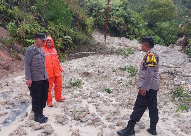 Jalinsum Sipirok–Taput Lumpuh Total Akibat Longsor
