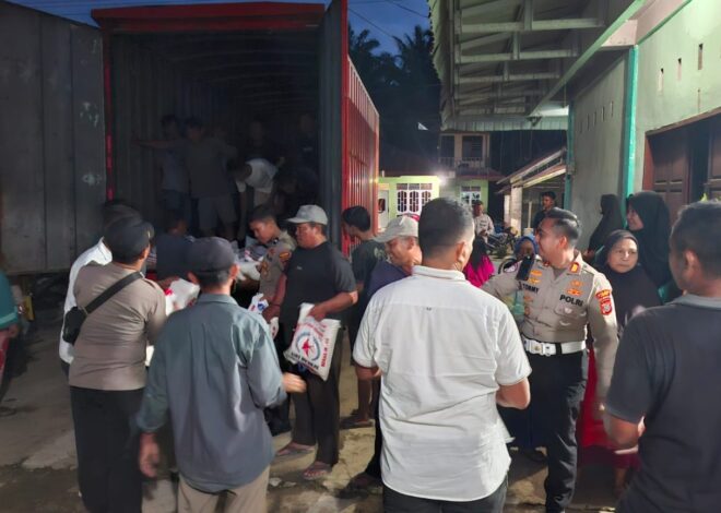 Polres Langkat Salurkan Bantuan Sosial untuk Warga Terdampak Banjir di Paya Bengkuang