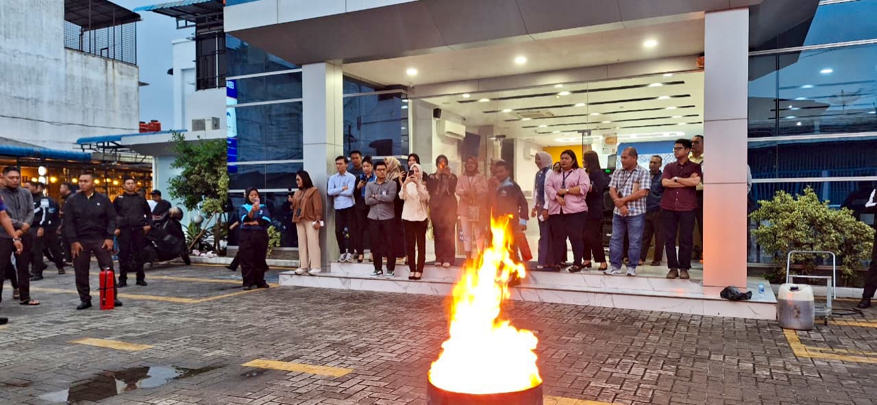 BRI BO Kisaran Gandeng Damkar, Gelar Pelatihan Simulasi Tanggap Darurat Bencana Kebakaran