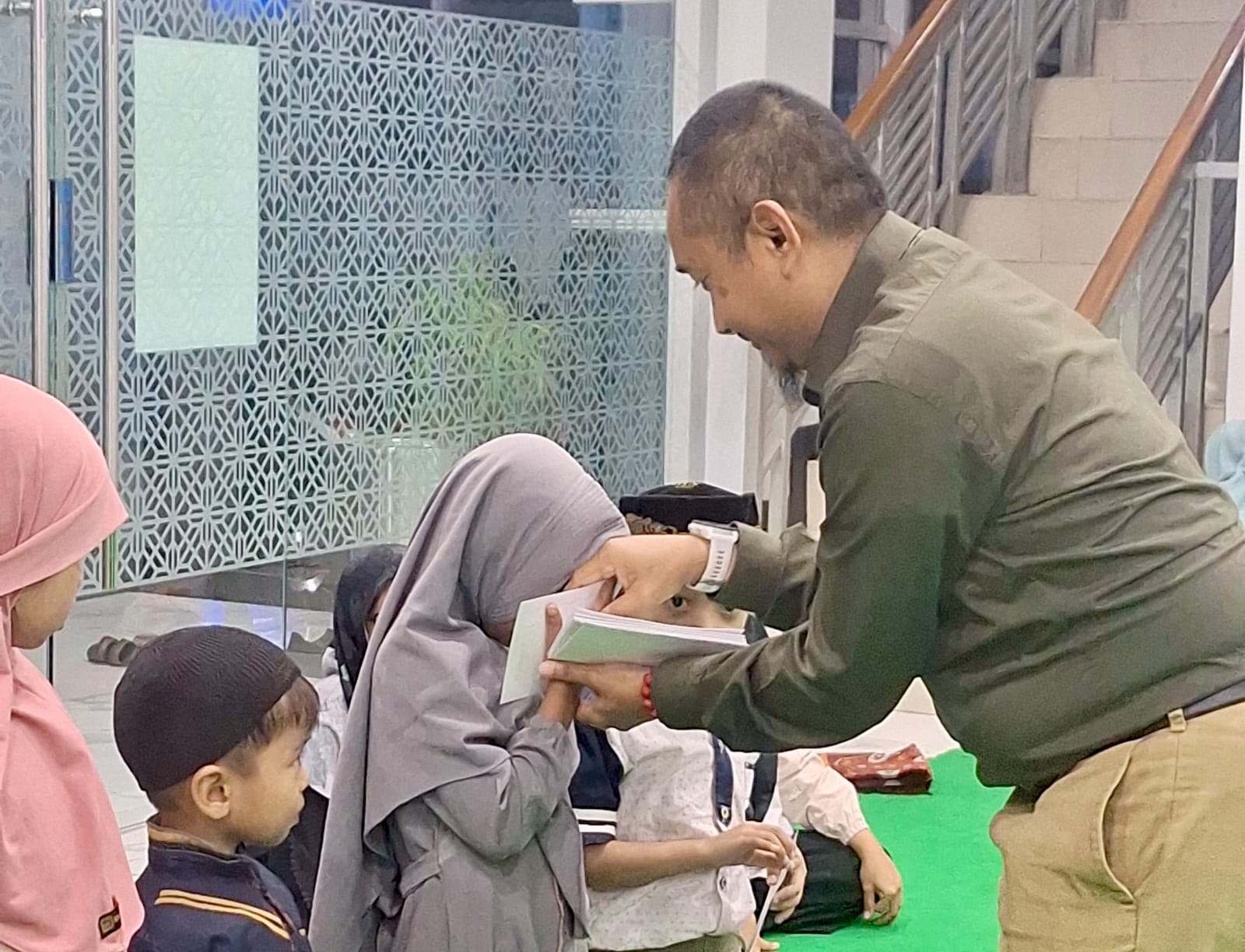 BRI BO Kisaran Gelar Pengajian dan Santunan Anak Yatim sebagai Wujud Kepedulian Sosial Perusahaan